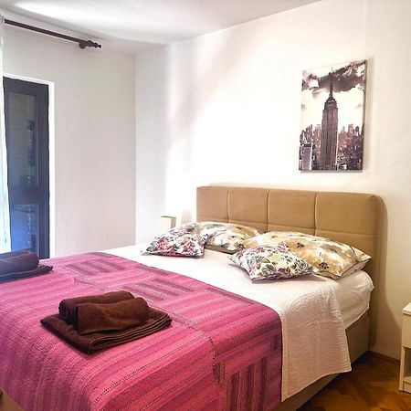 Apartments Ares 罗维尼 外观 照片