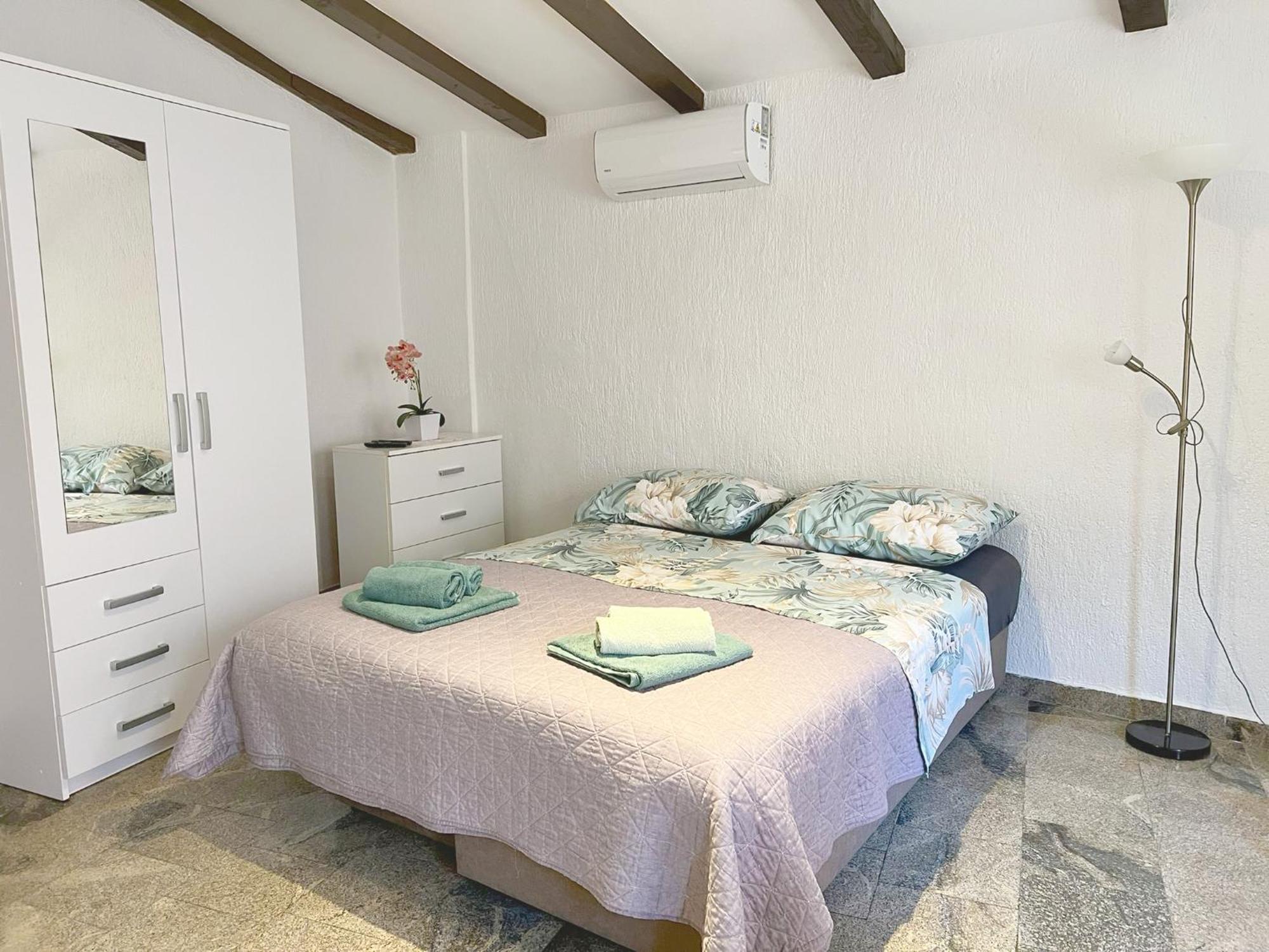 Apartments Ares 罗维尼 外观 照片