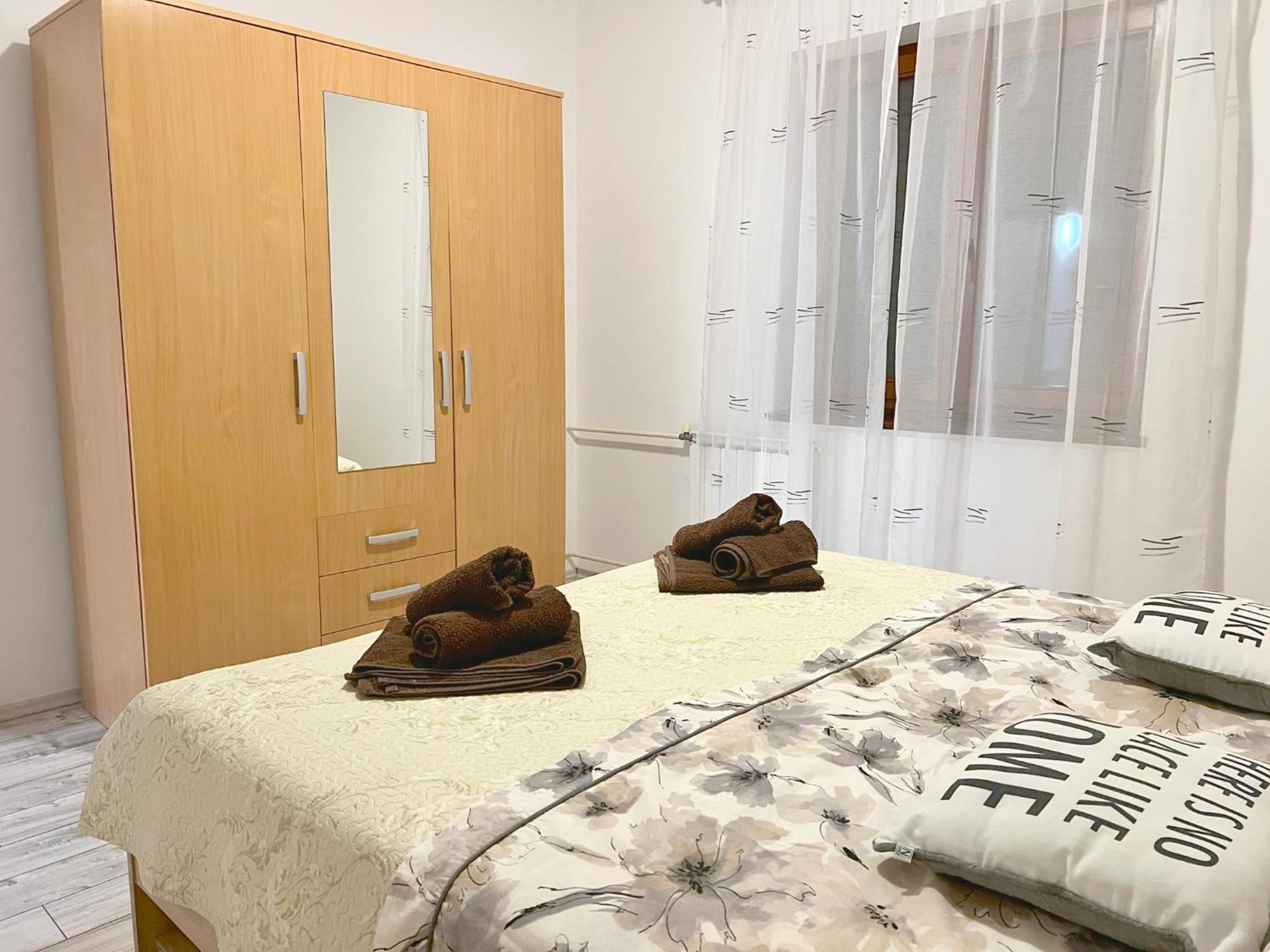 Apartments Ares 罗维尼 外观 照片