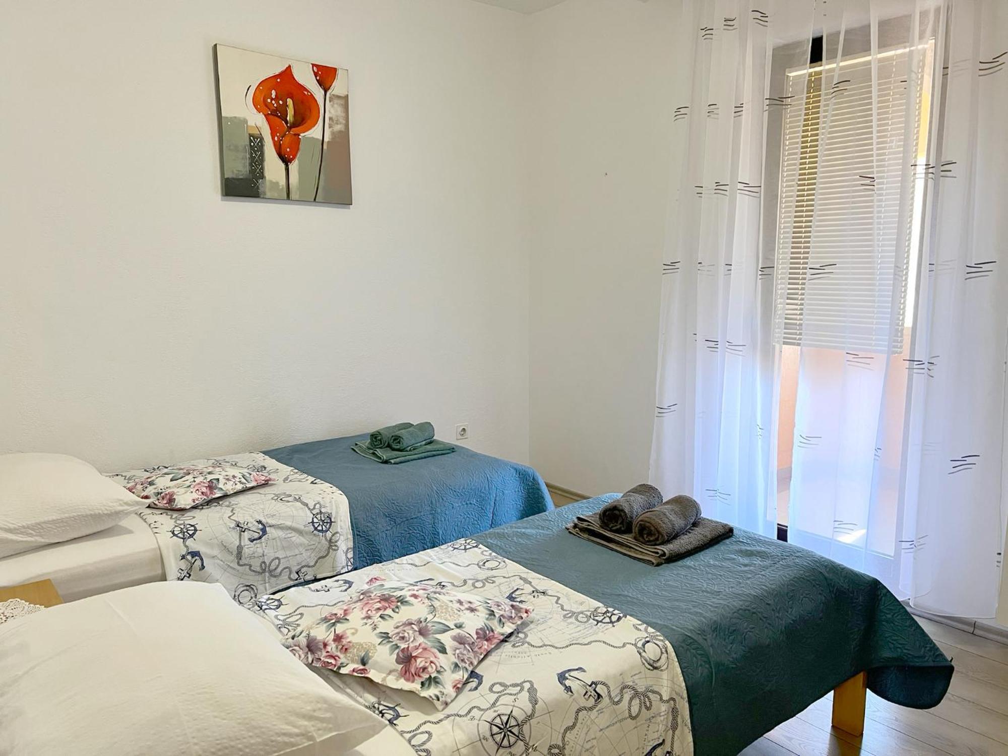 Apartments Ares 罗维尼 外观 照片