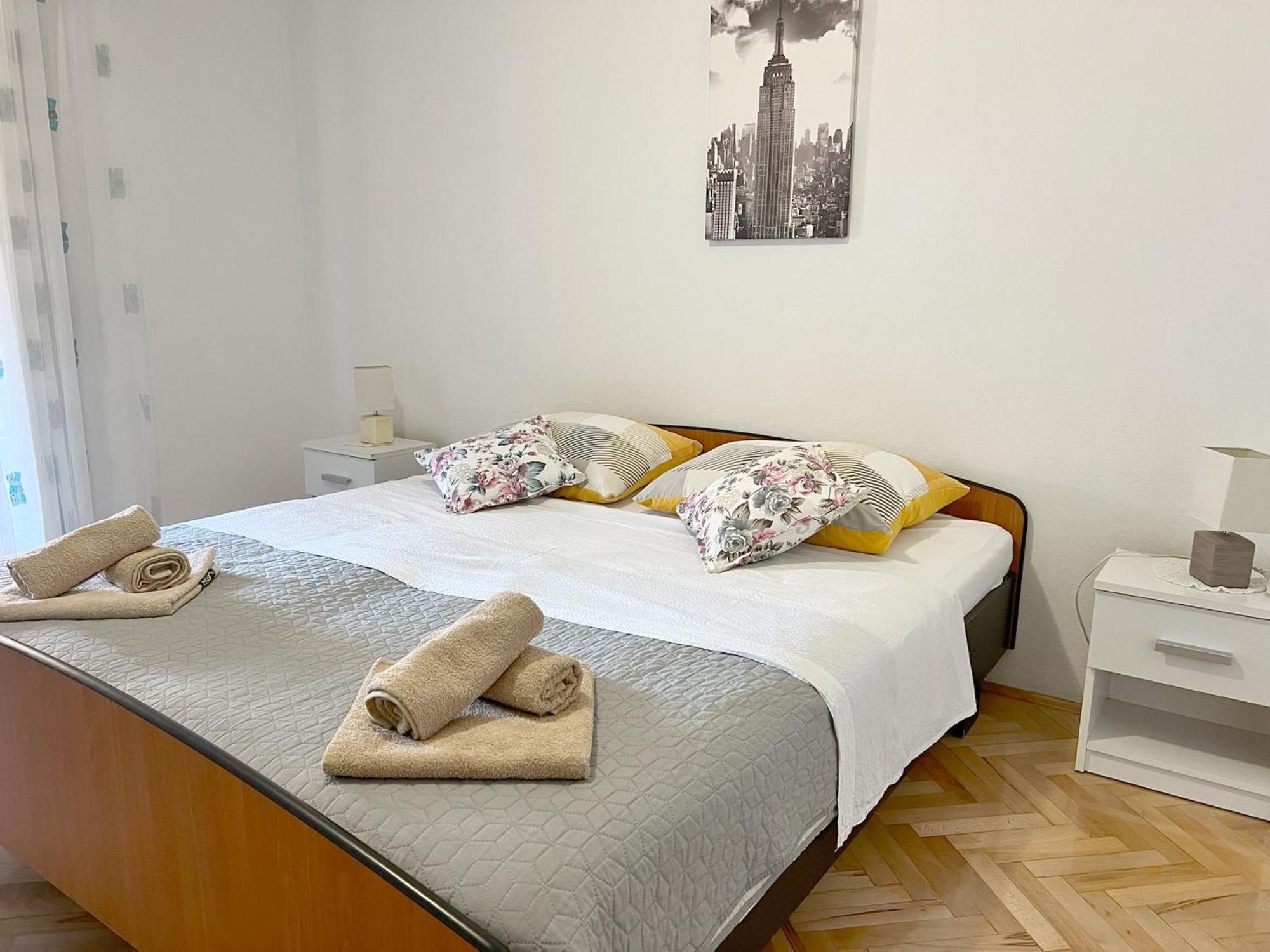 Apartments Ares 罗维尼 外观 照片