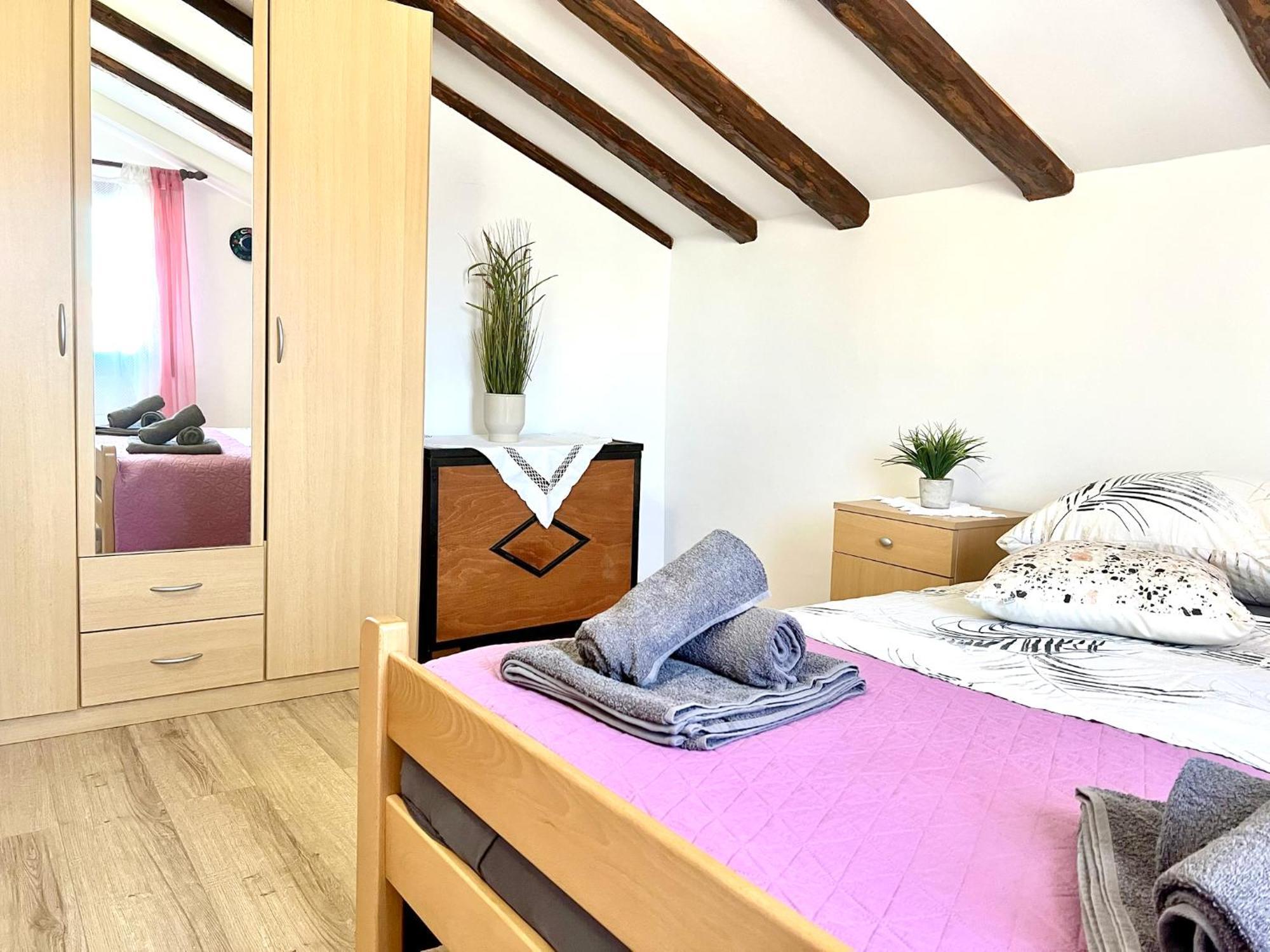 Apartments Ares 罗维尼 外观 照片