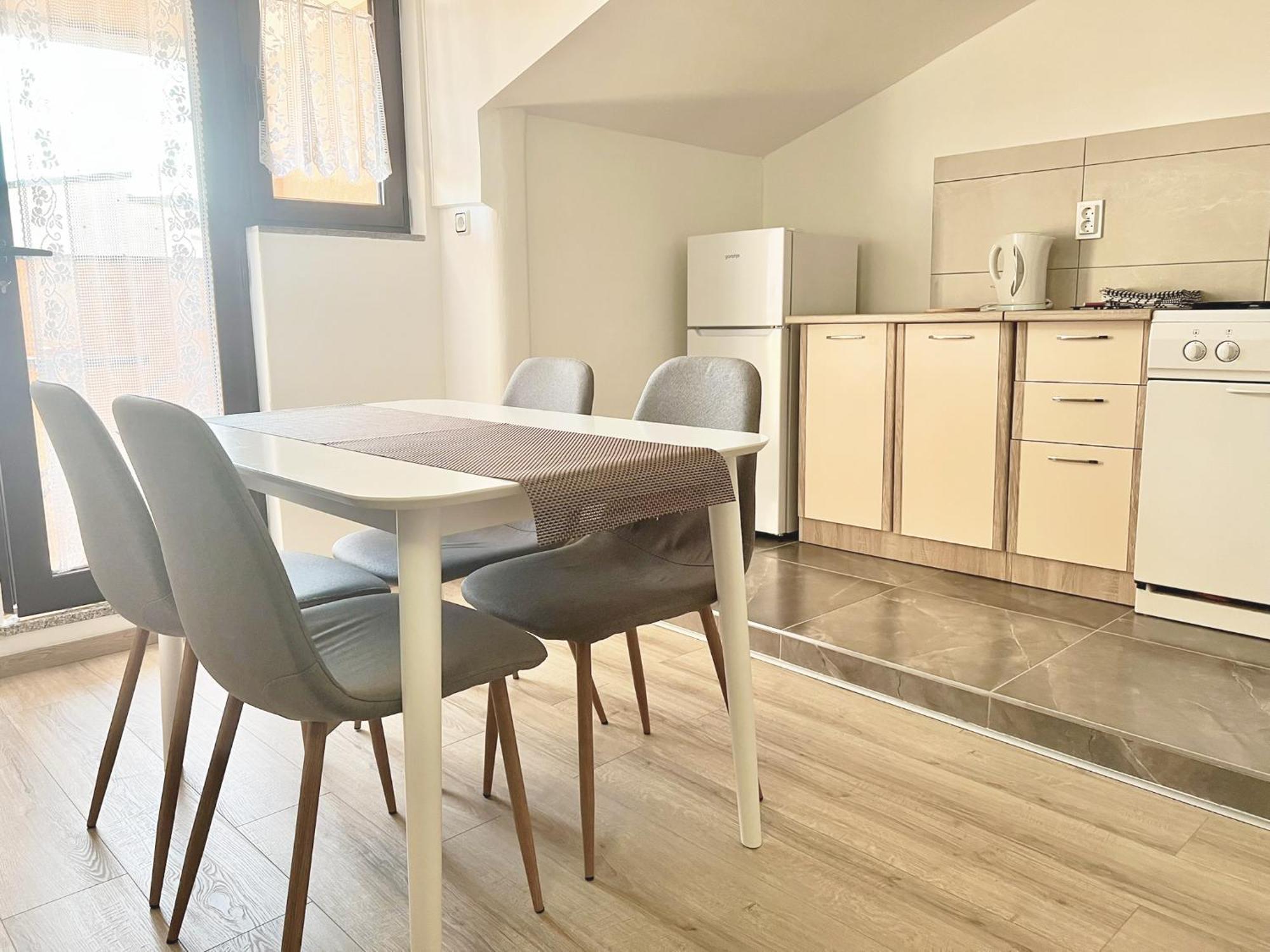 Apartments Ares 罗维尼 外观 照片