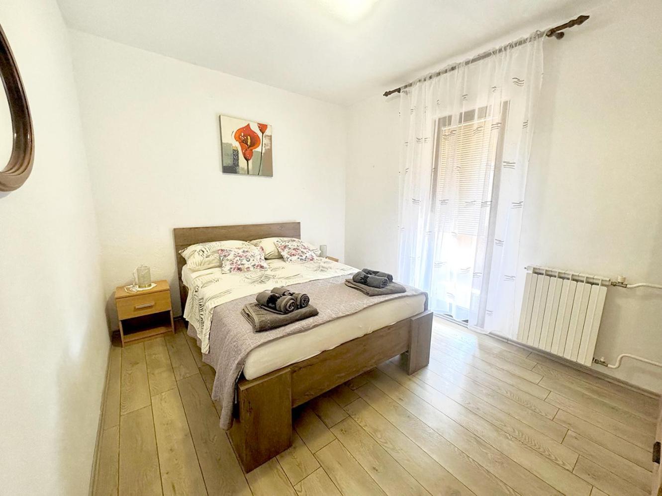 Apartments Ares 罗维尼 外观 照片