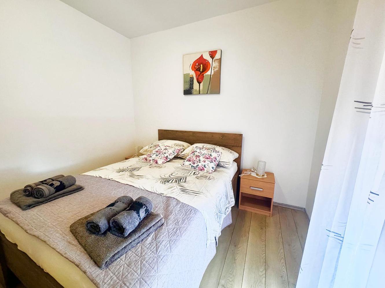 Apartments Ares 罗维尼 外观 照片