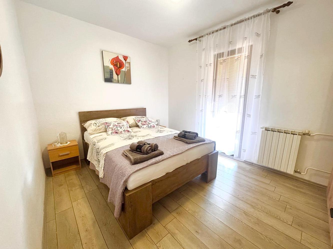 Apartments Ares 罗维尼 外观 照片