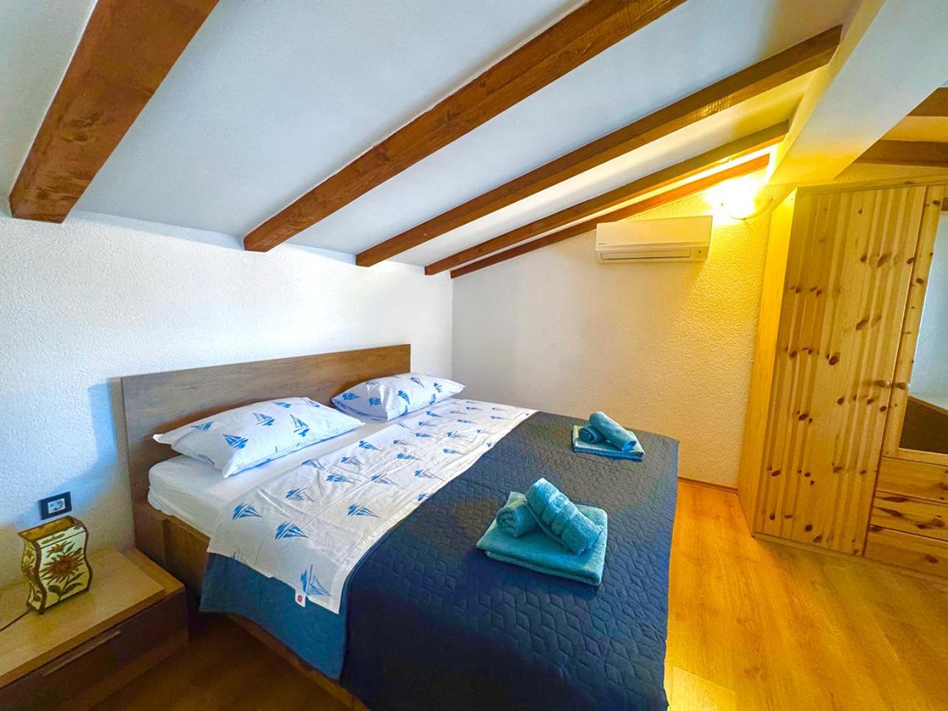 Apartments Ares 罗维尼 外观 照片